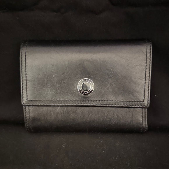 Coach Women’s Tri-fold BlackLeather Wallet - Picture 2 of 3